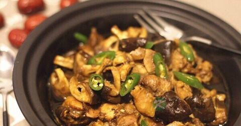 香菇滑鸡可以隔夜吃吗 香菇滑鸡可以隔夜吃吗