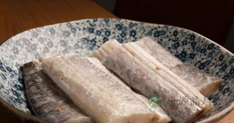 香煎带鱼怎样不粘锅 香煎带鱼怎样不粘锅